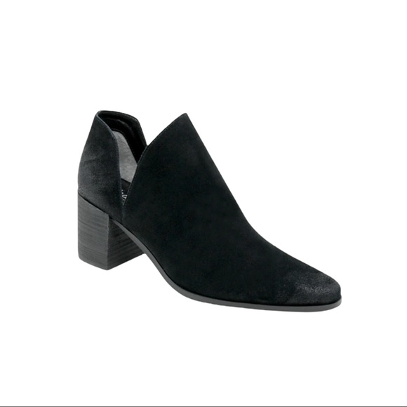 Charles David Shoes - Charles David Notched Block Heel Bootie Black 8.5 NWT